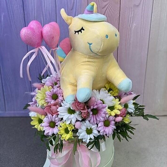 Композиция с единорогом