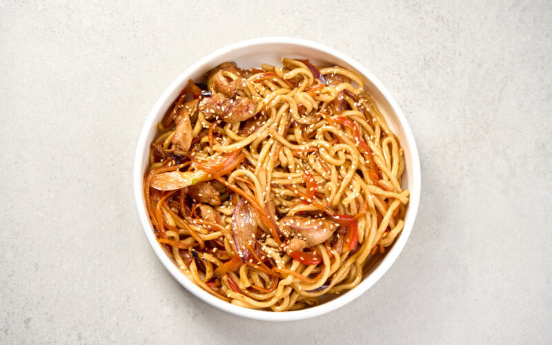 WOK лапша с курицей