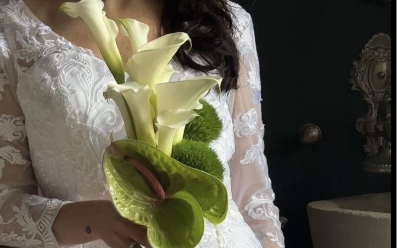 Букет невесты с каллами и анутриумом