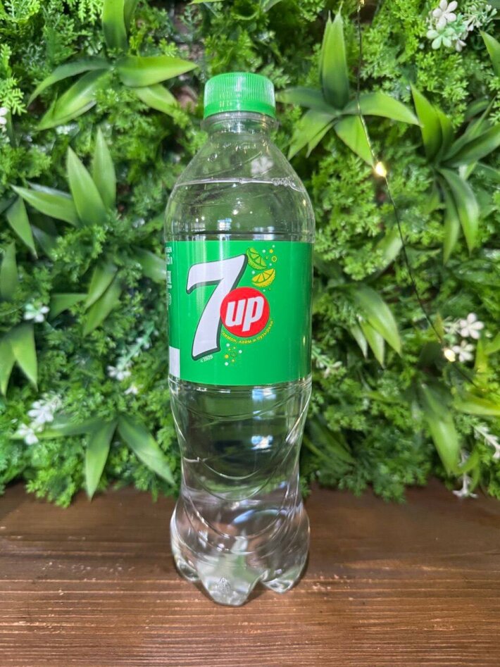 Напиток газированный «7Up»