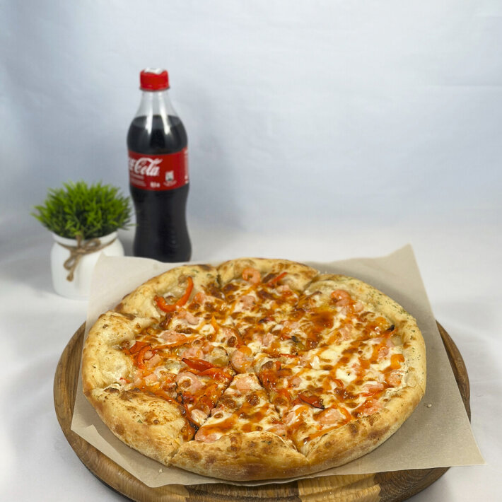 Пицца «Креветки со сладким соусом чили»