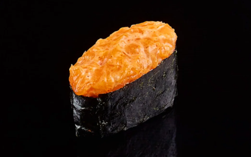 Гункан «Спайси лосось»