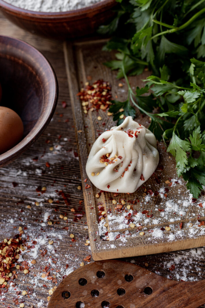 Хинкали со свининой и зеленью