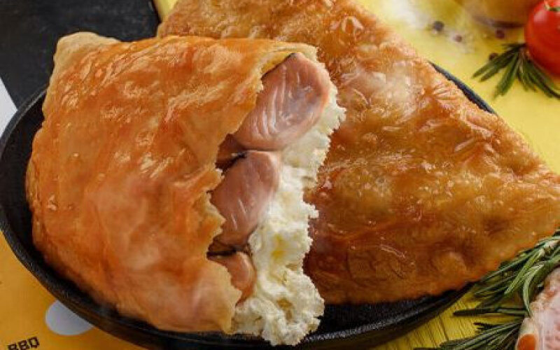 Чебурек с красной рыбой и творожным сыром