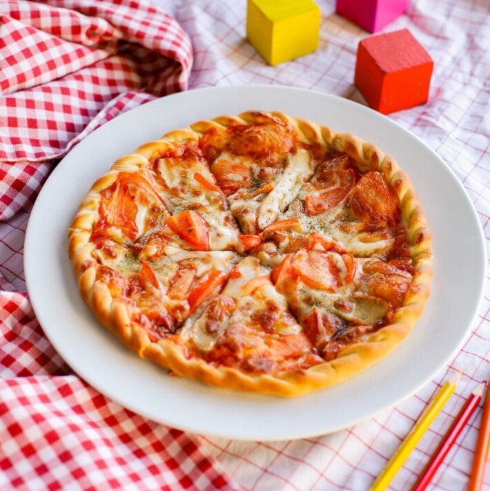 Пицца пури с птицей и томатами