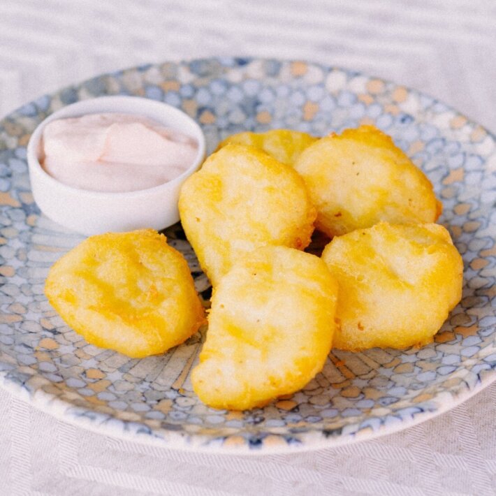 Наггетсы с розовым соусом