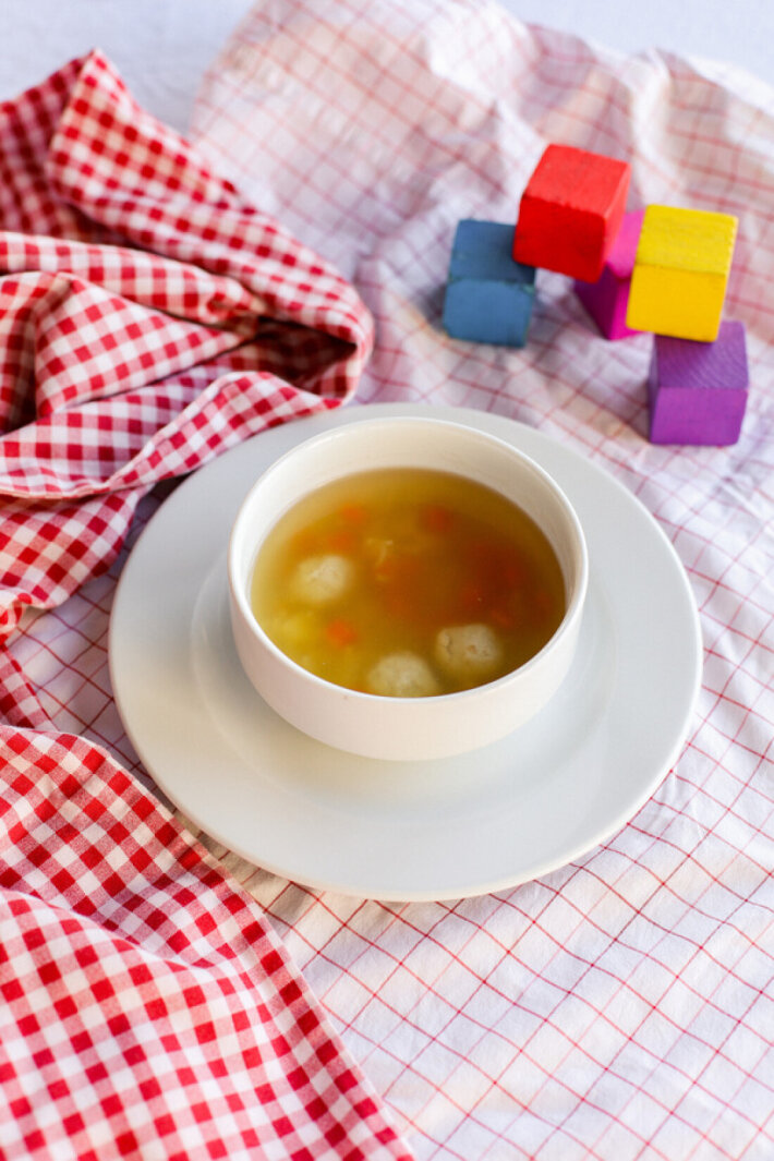 Бульон с фрикадельками