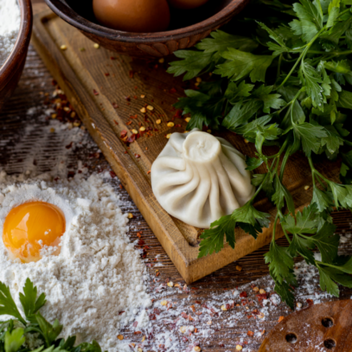 Хинкали с говядиной и зеленью