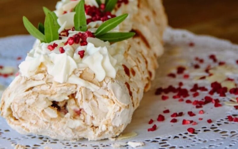 Меренговый рулет