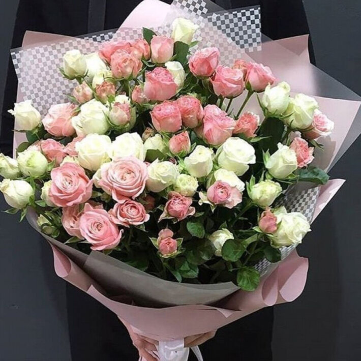 Букет из 11 кустовых роз