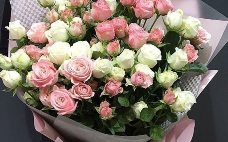 Букет из 11 кустовых роз
