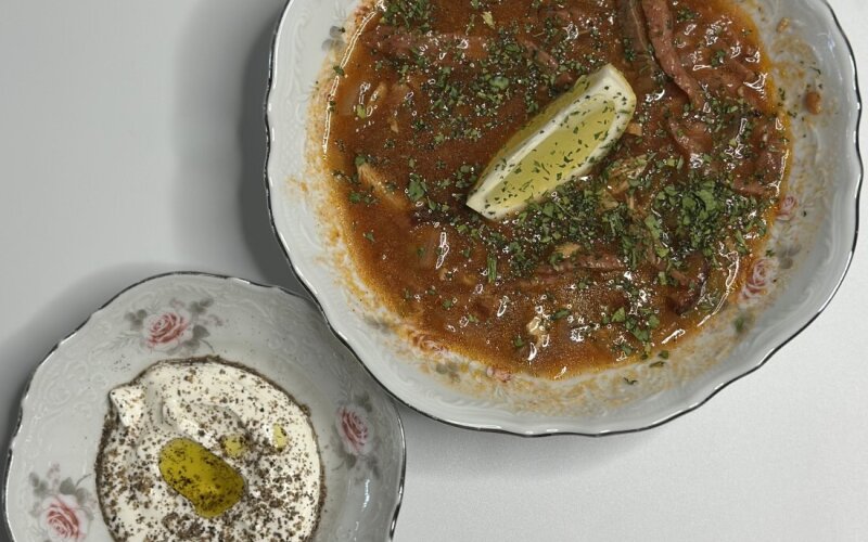Мясной суп с копчёностями