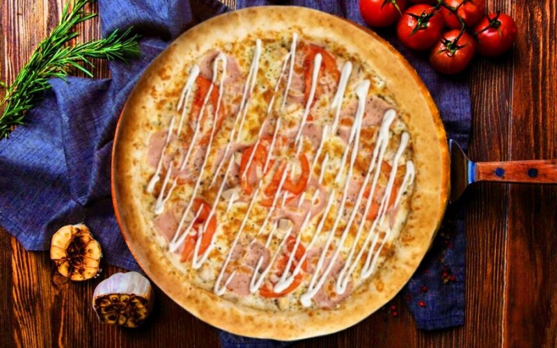 Пицца «Ранч с курицей и ветчиной»
