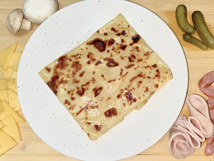 Блин с ветчиной и сыром