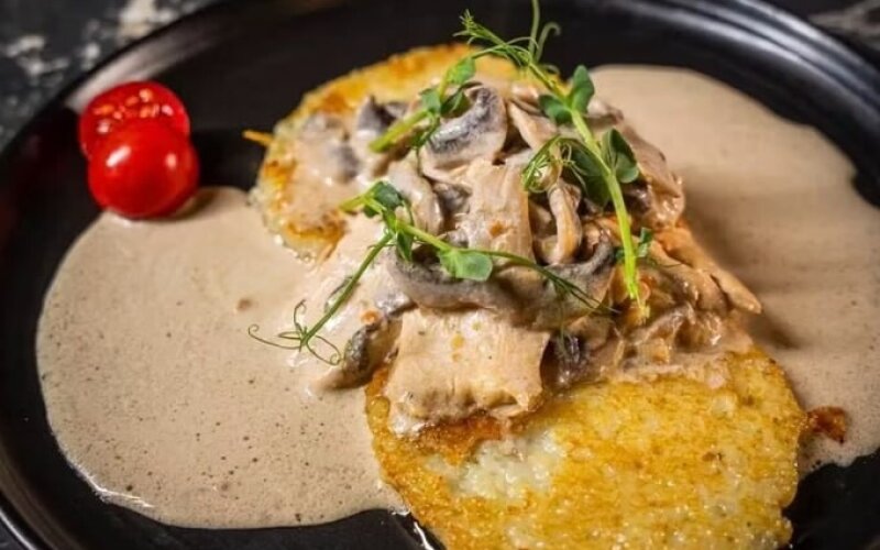 Драники с курицей и грибами