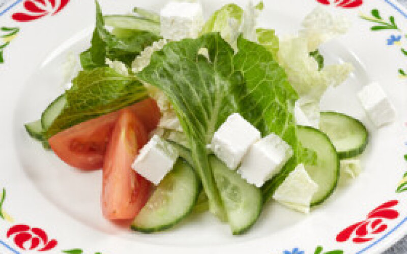 Овощной салат с сыром «Фета»