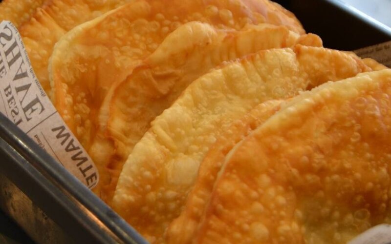 Чебурек со свининой и рисом