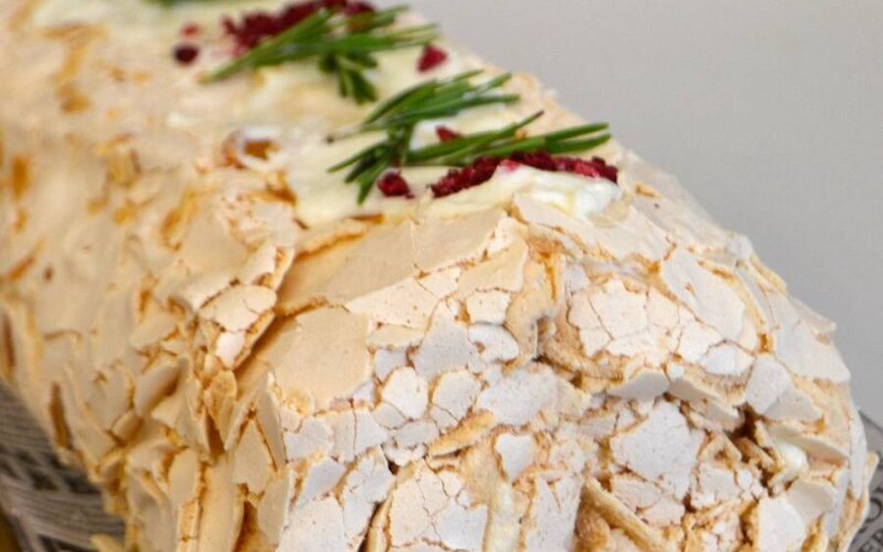 Меренговый с начинкой