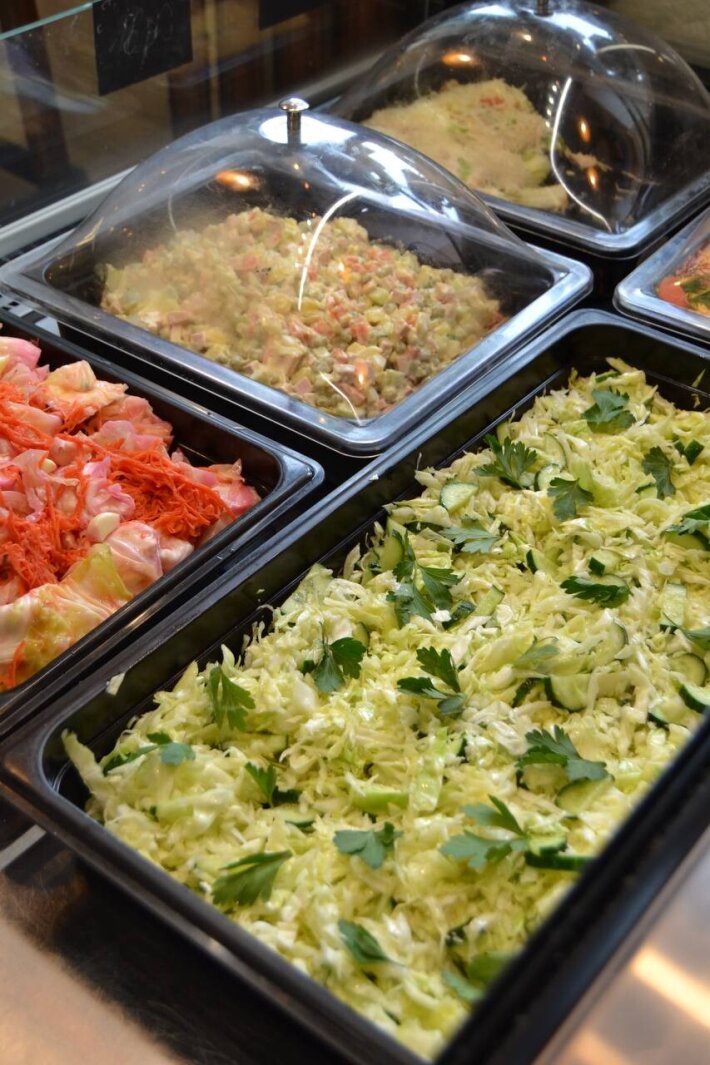 Салат «Свежесть» с капустой и огурцом