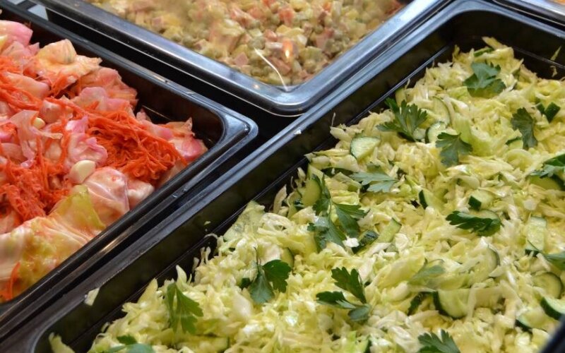 Салат «Свежесть» с капустой и огурцом