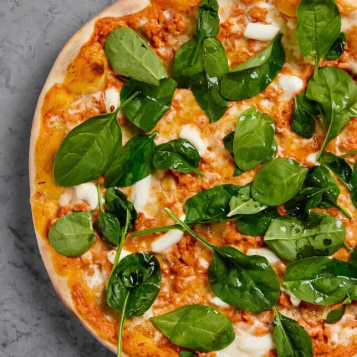 Пицца с сёмгой и шпинатом