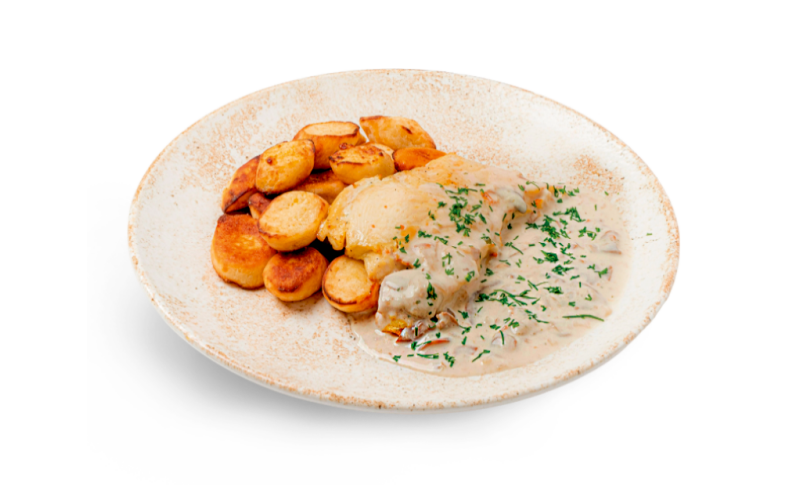 Филе цыплёнка с ньокками и грибным соусом