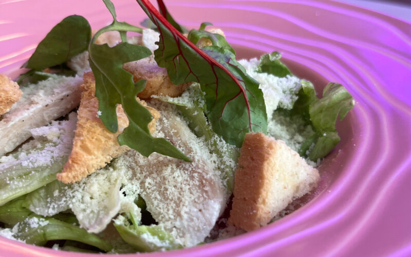 Салат «Цезарь с курицей»