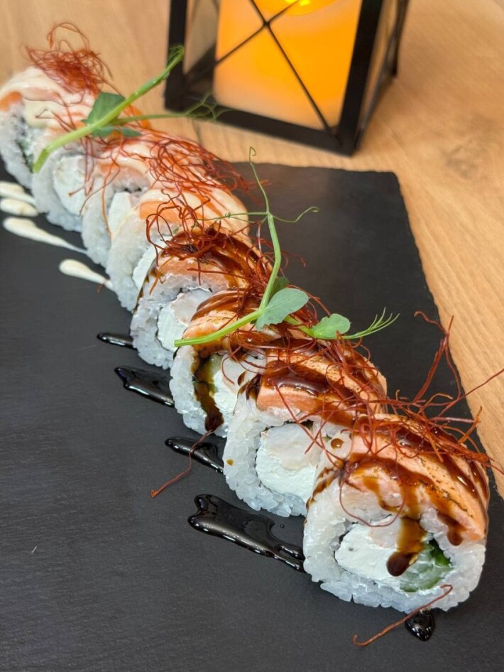 Премиум ролл золотая креветка