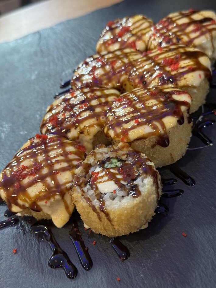 Ролл сытный (ролл темпура + сырная шапка)