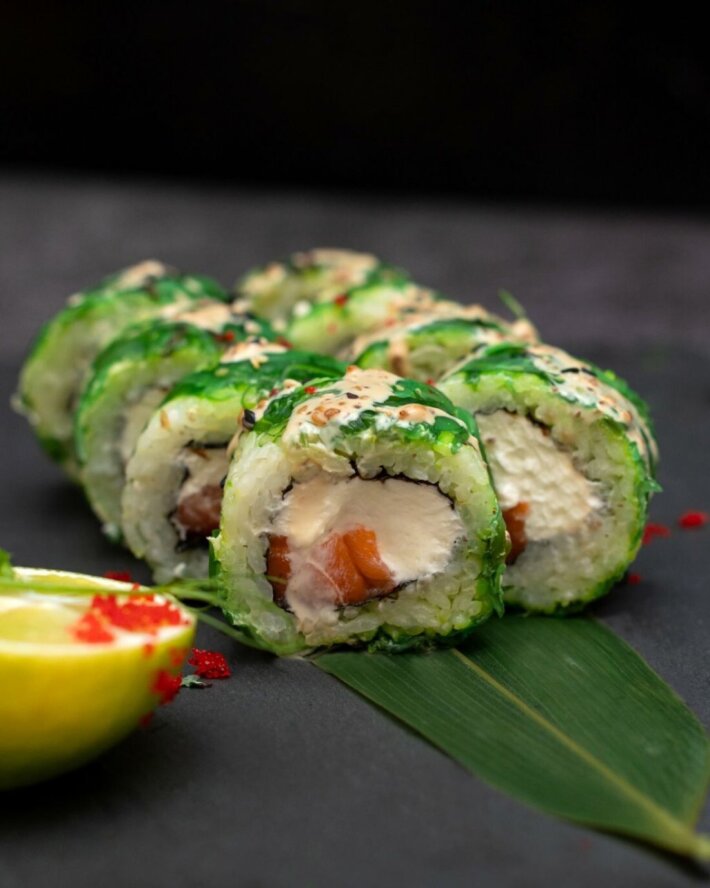 Ролл чука форель