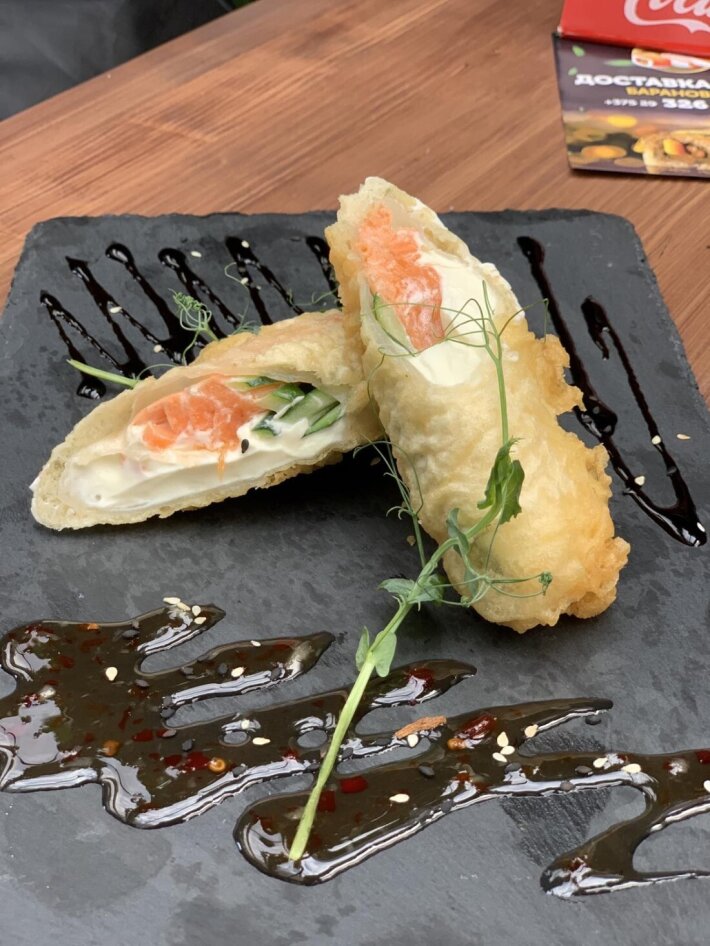 Спринг-ролл с форелью