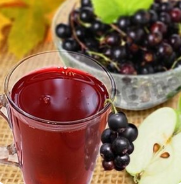 Компот из яблок и смородины