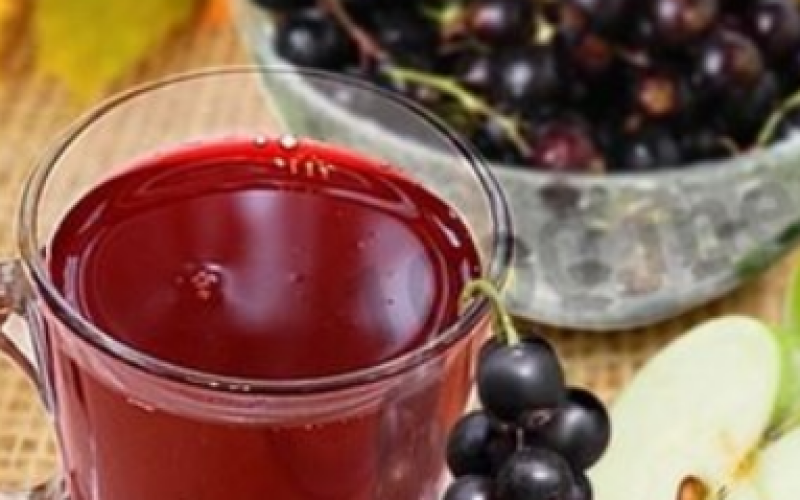 Компот из яблок и смородины