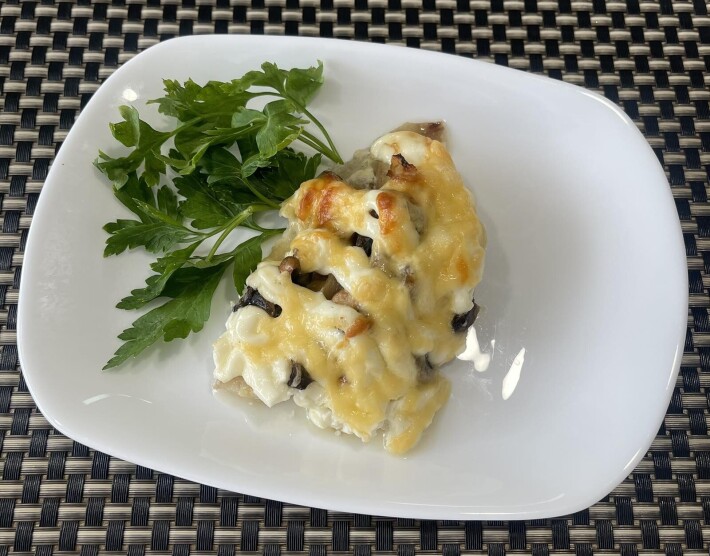 Рыба, запеченная с грибами (филе минтая)