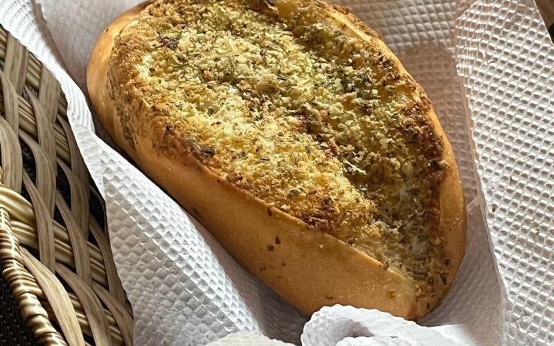 Чесночная булочка