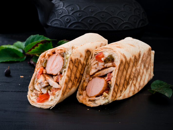 Хот-дог 2 сосиски в лаваше