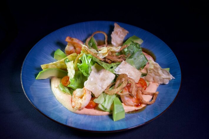 Салат с креветками «Том-ям»