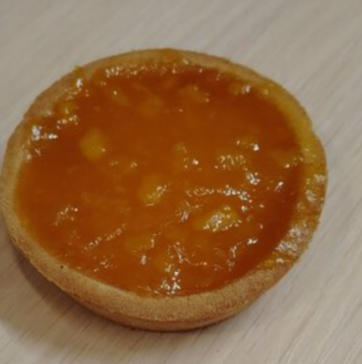 Тарталетка с джемом из манго и маракуйи