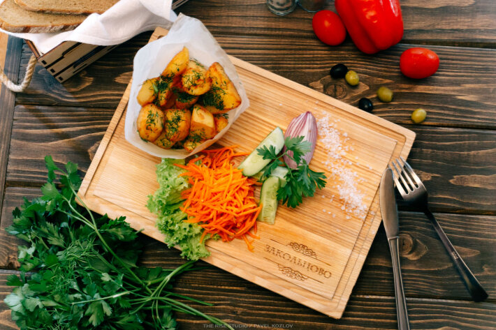 Картофель запеченный с чесноком