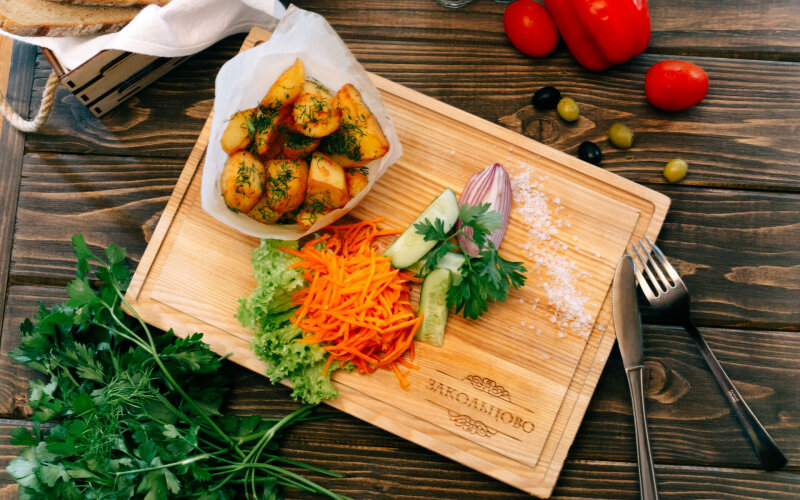 Картофель запеченный с чесноком