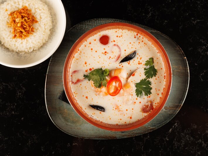 Том кха с морепродуктами