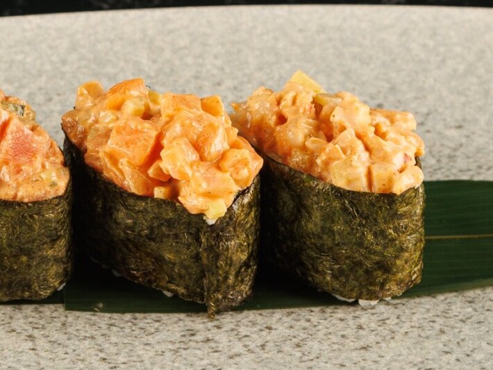 Гункан с тунцом