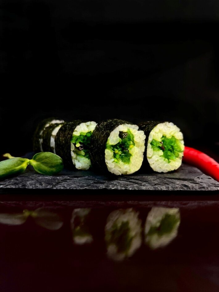 Хосомаки с чукой 8 шт.