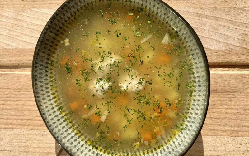 Суп картофельный с крупой с мясными фрикадельками