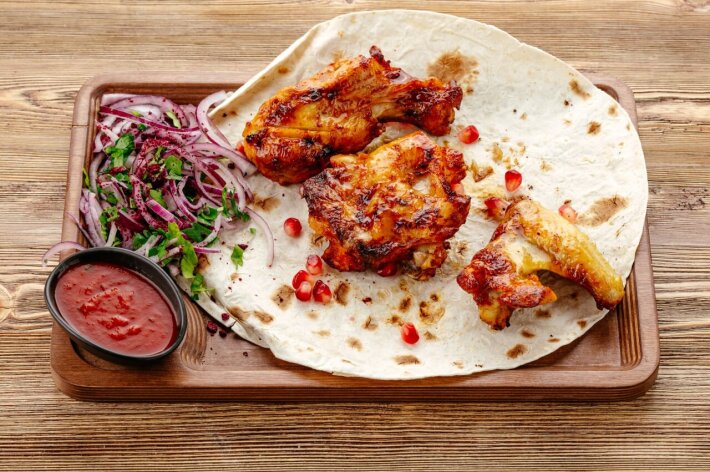 Шашлык из курицы на кости