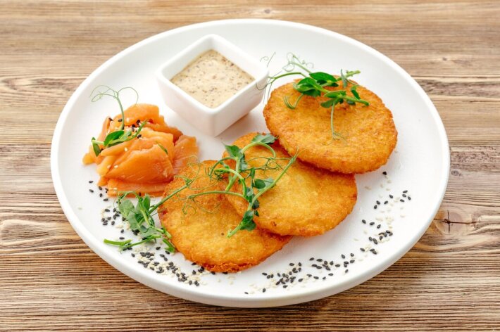 Драники с лососем