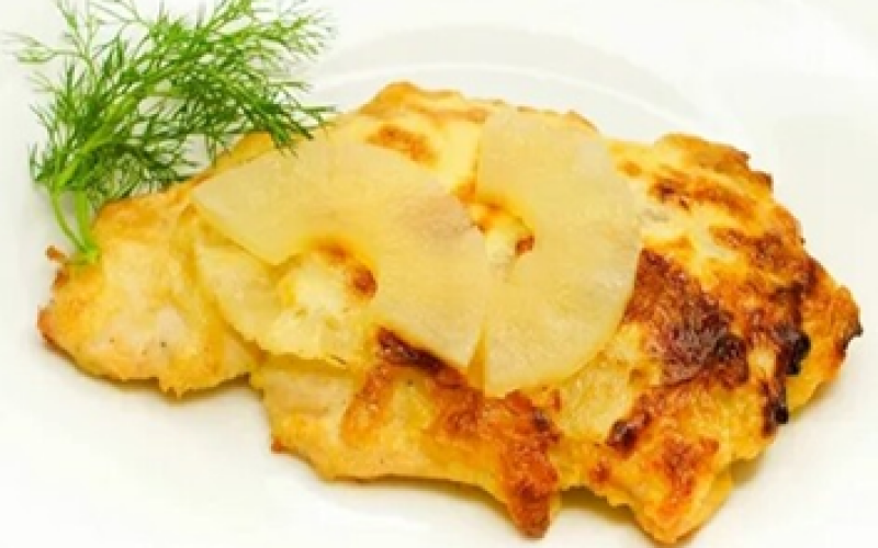 Куриное филе, запечённое с ананасом