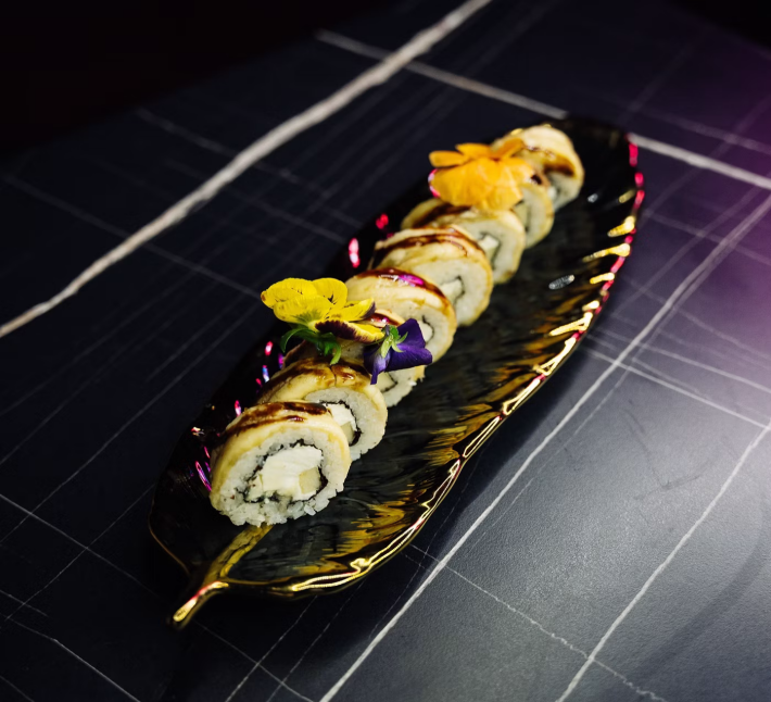 Ролл «Шампань» с благородным сыром