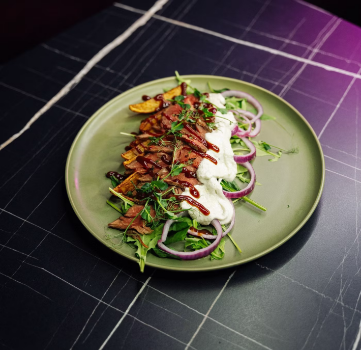 Тёплый салат с ростбифом «по-Английски»