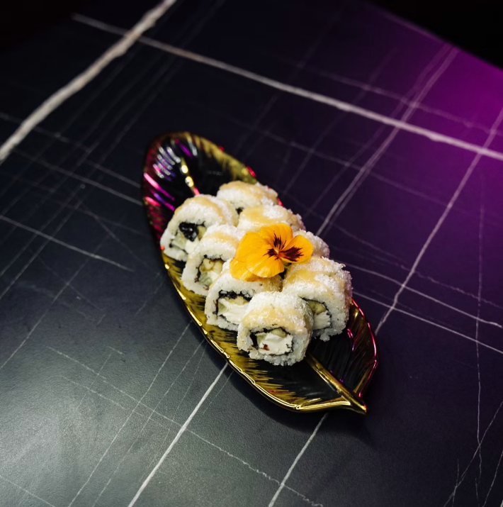 Ролл «Версальский Рошен» с солёной карамелью